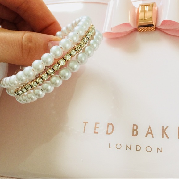 Jewelry - NEW Rose Gold Pearl CZ Connected Spiral Bracelet